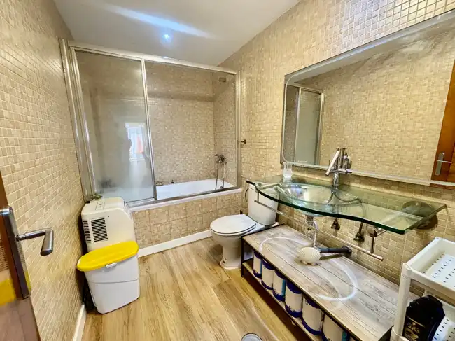 Baño de Piso de alquiler en Madrid con Aire acondicionado, Calefacción y Amueblado
