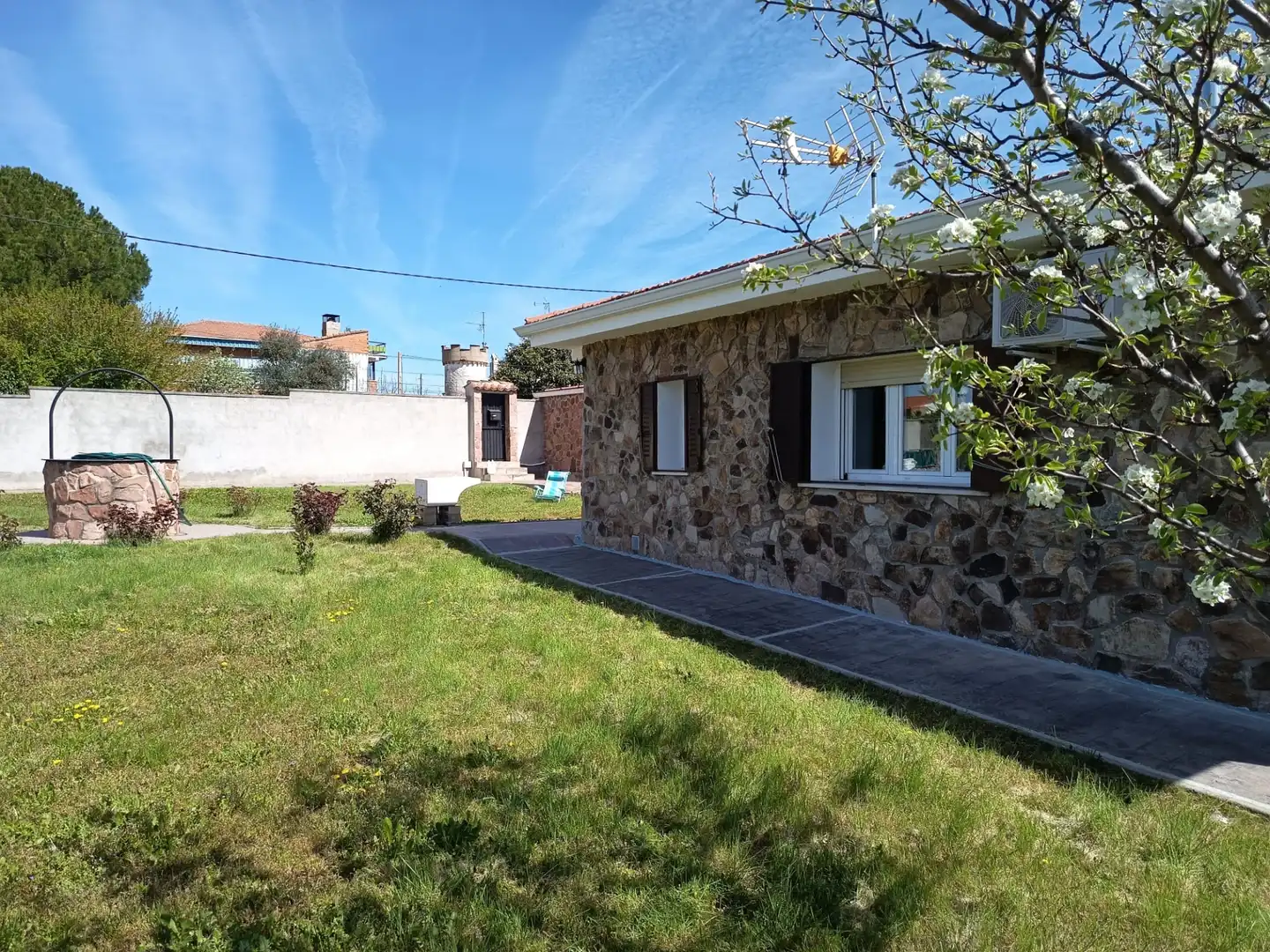 Vista exterior de Casa o xalet en venda en Espinosa de Henares