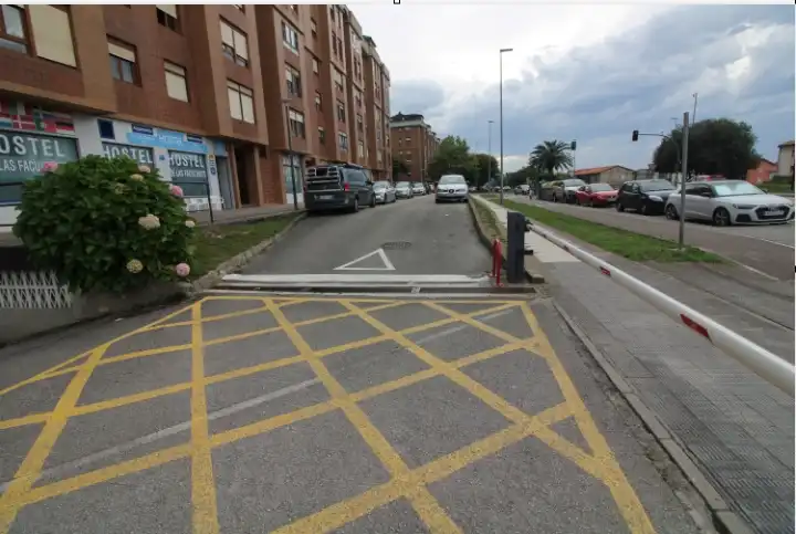 Parkplatz von Garage zum Verkauf in Santander