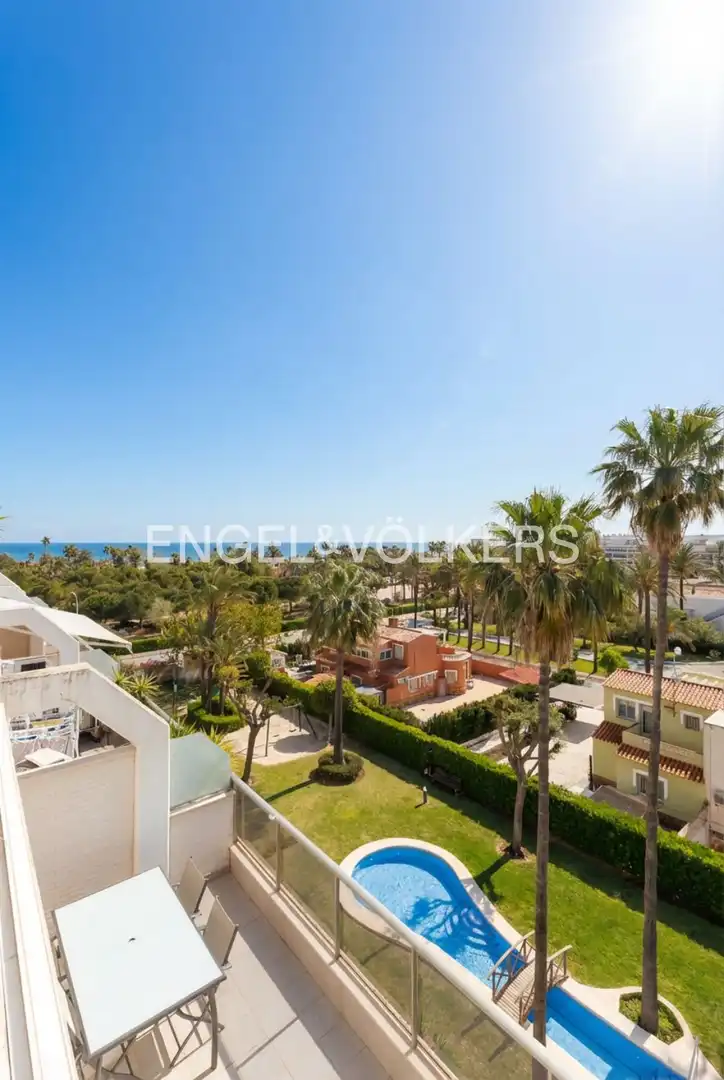 Vista exterior de Ático en venta en Dénia con Aire acondicionado, Calefacción y Jardín privado