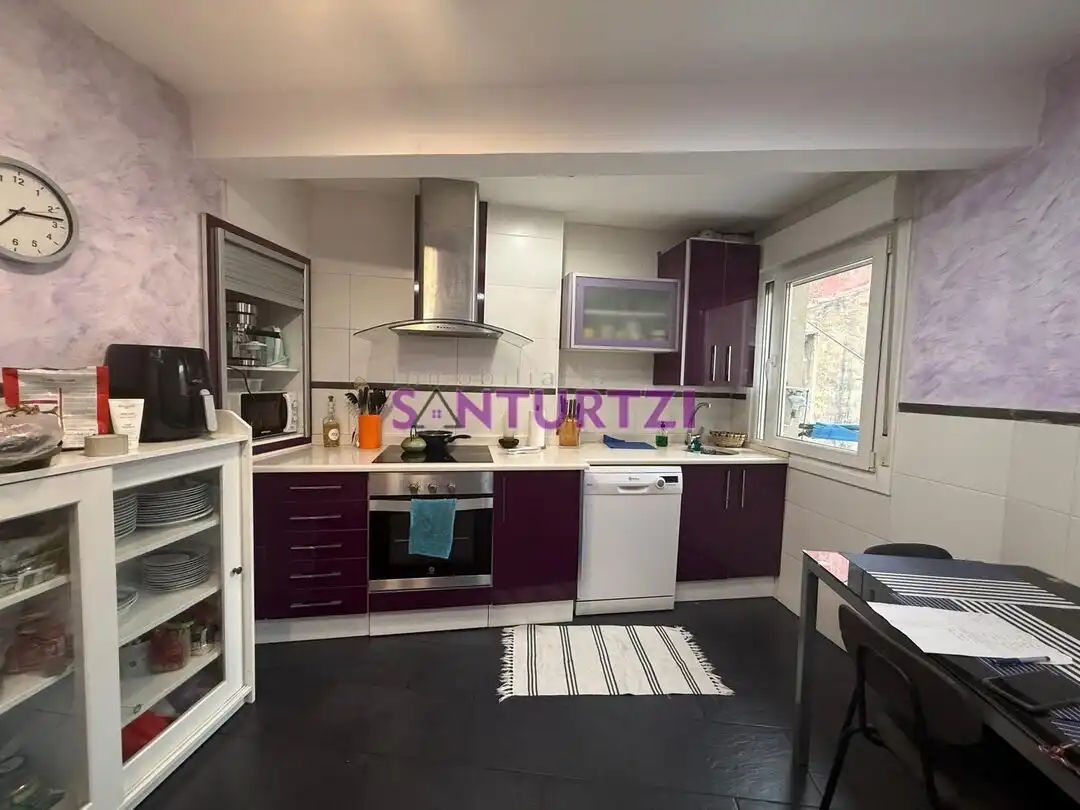 Kitchen of Flat for sale in Santurtzi   with Heating and Storage room