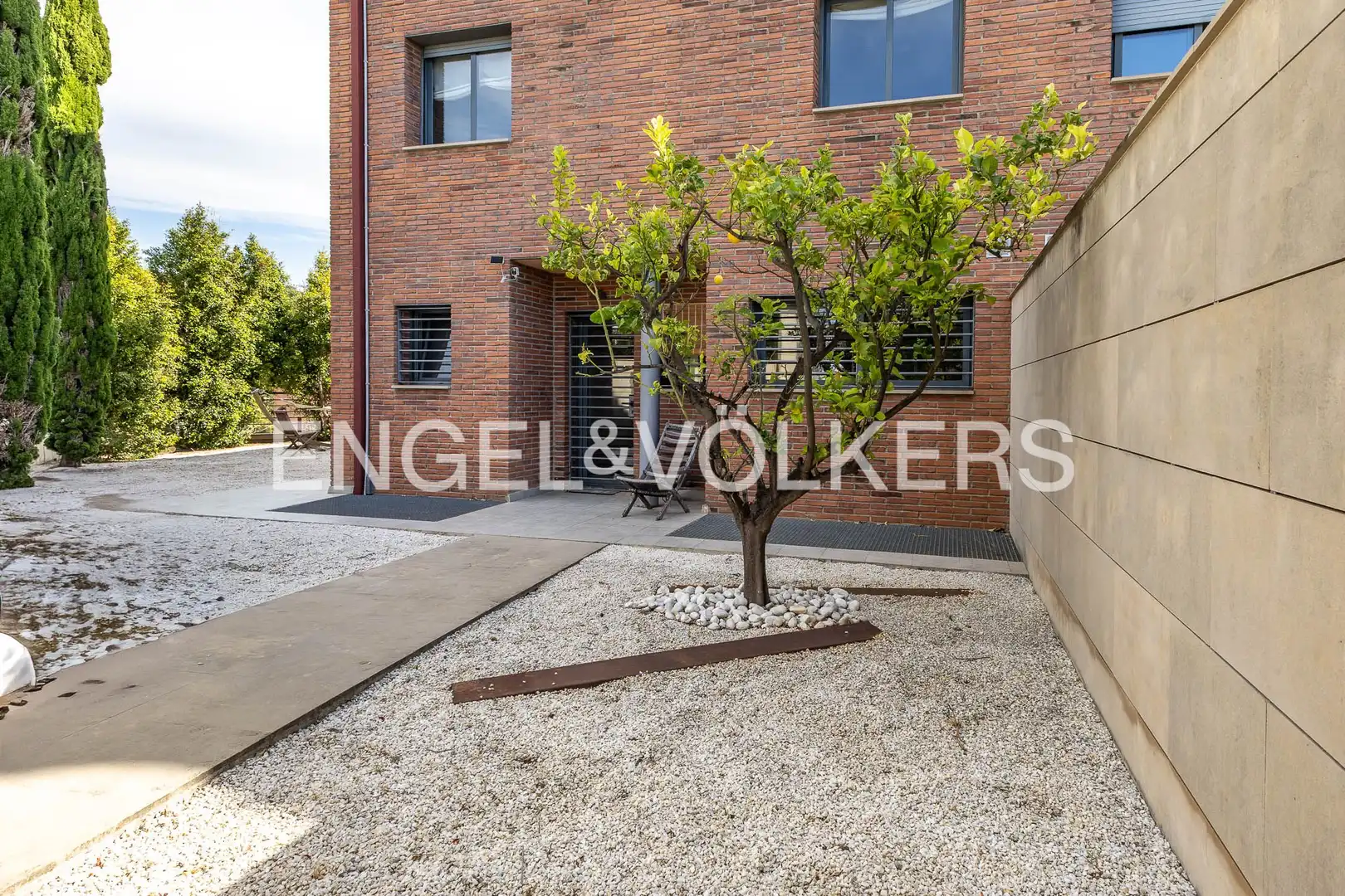 Terraza de Casa adosada de alquiler en Tiana con Aire acondicionado, Calefacción y Jardín privado