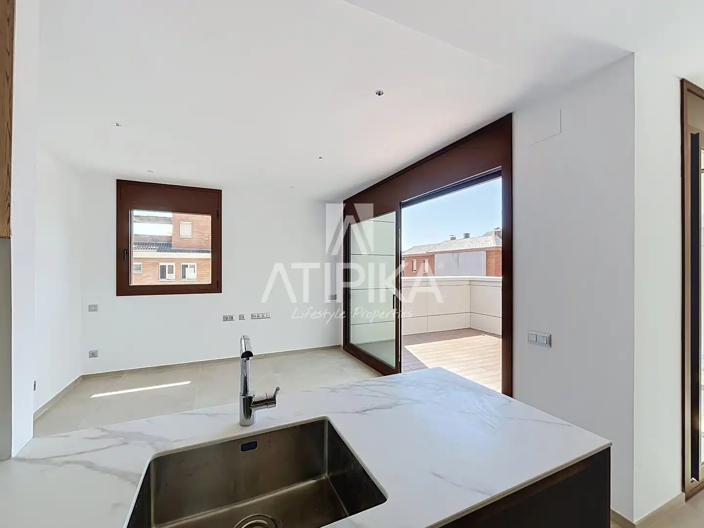 Vista exterior de Ático en venta en Castelldefels con Aire acondicionado, Calefacción y Horno