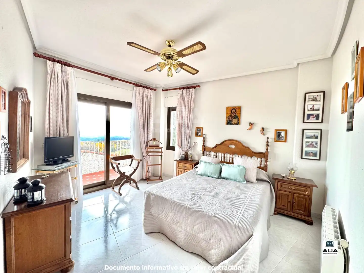 Habitación de Casa o chalet en venta en Poyales del Hoyo con Aire acondicionado, Calefacción y Jardín privado