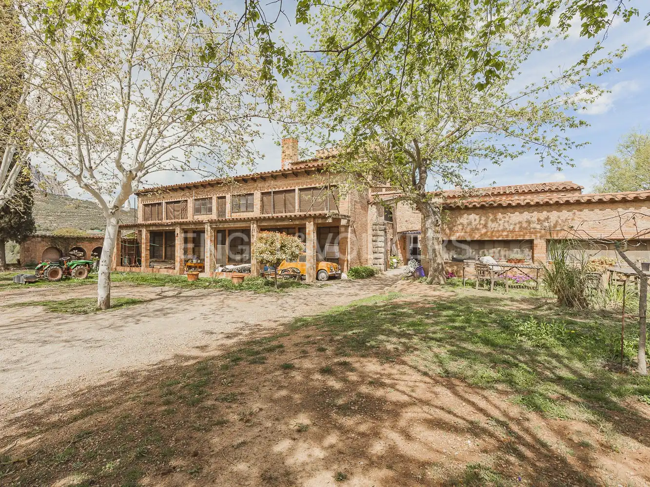 Vista exterior de Casa o chalet en venta en Vacarisses con Calefacción y Jardín privado