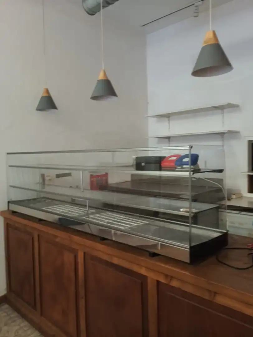 Business premises for transfer in Carrer de Cabestany 12, imagen 30
