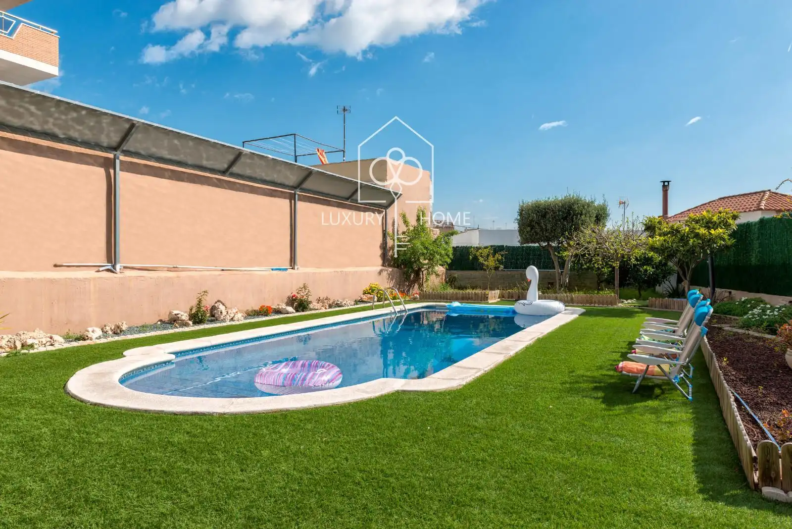 Piscina de Casa o xalet en venda en Viladecans amb Aire condicionat, Calefacció i Parquet