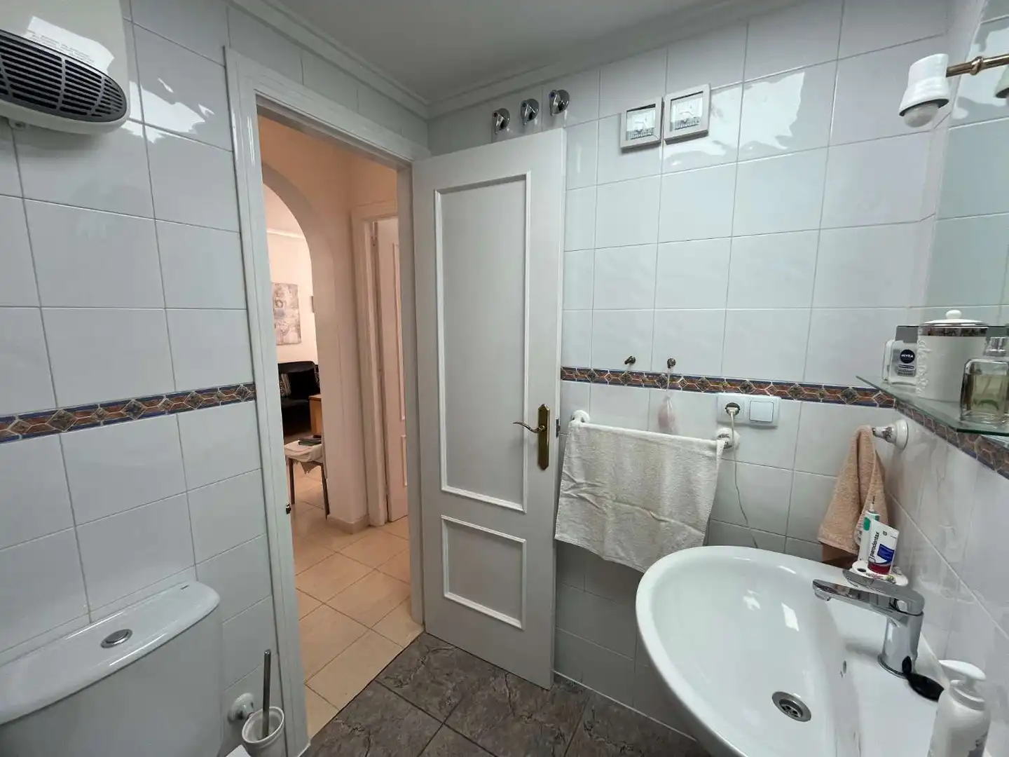 Bany de Apartament en venda en Orihuela amb Terrassa, Piscina i Moblat