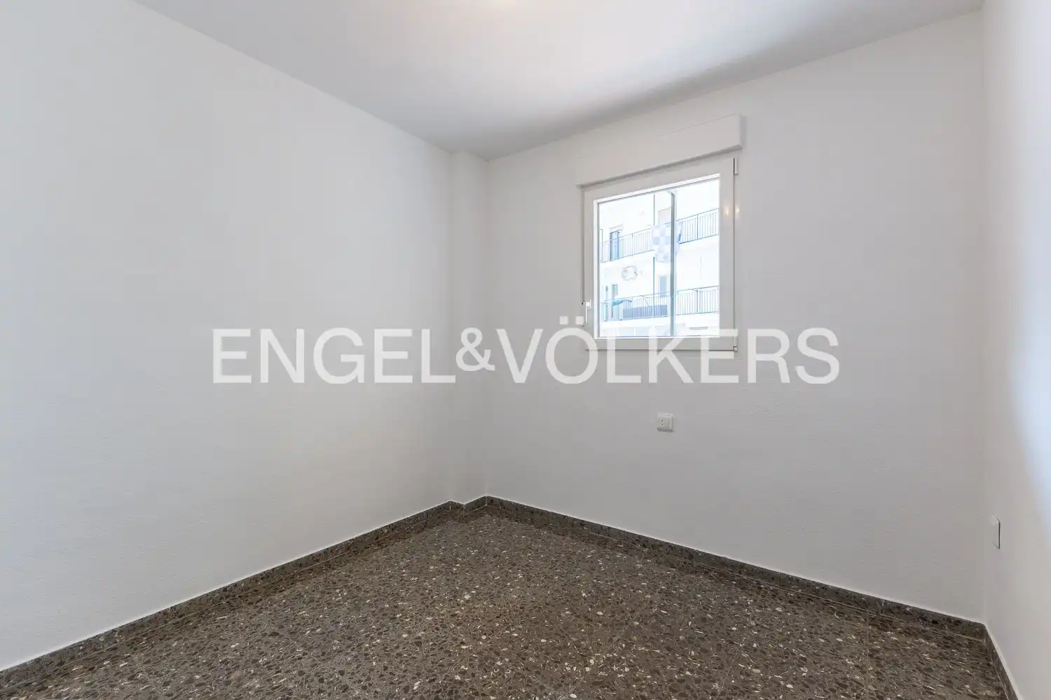 Piso de alquiler en Valencia con Calefacción y Balcón