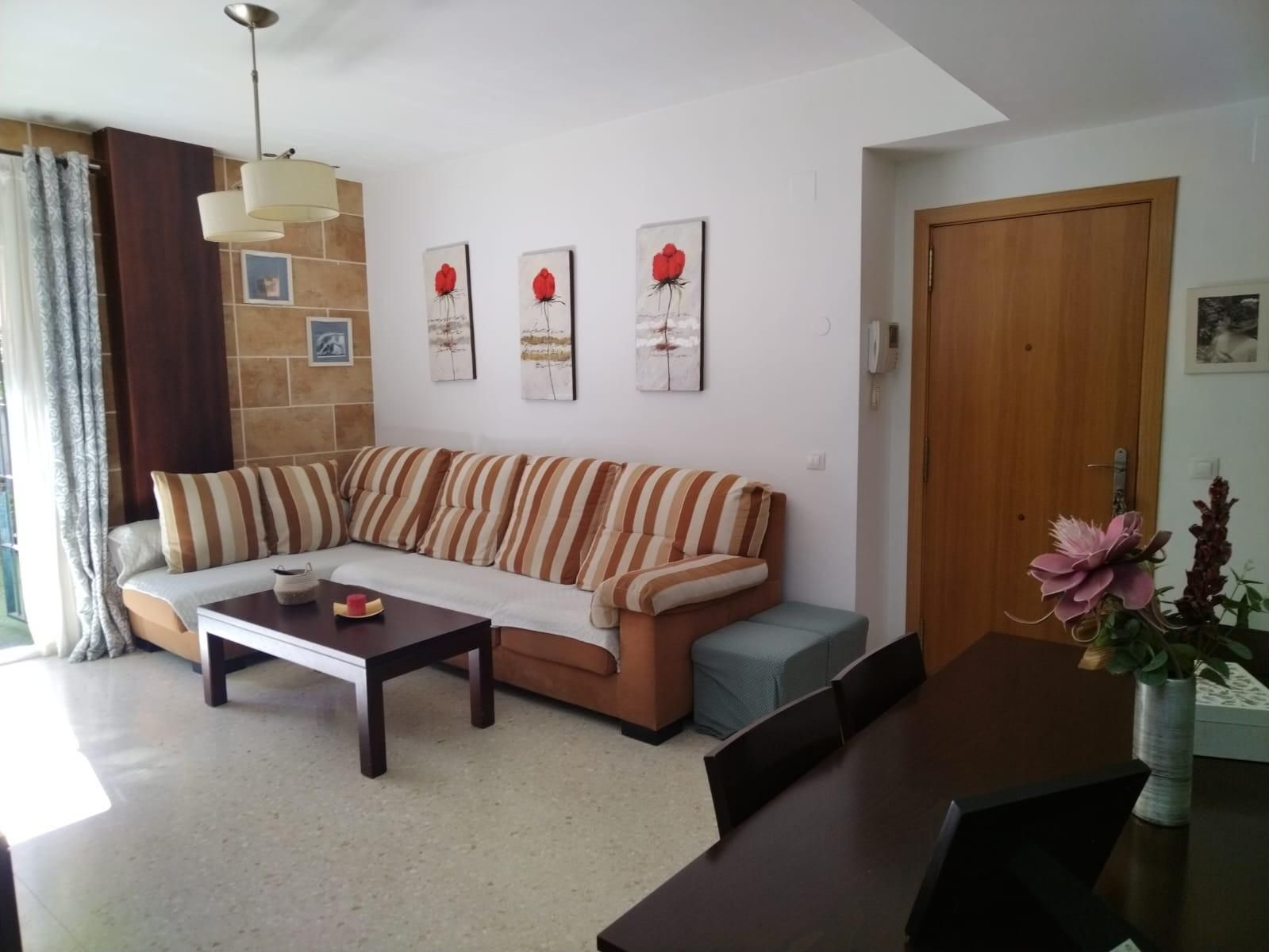 Living room of Flat for sale in Algeciras  with Heating, Storage room and Community pool