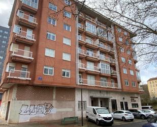 Vista exterior de Estudi en venda en Burgos Capital amb Calefacció i Parquet