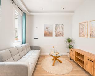 Living room of Flat for sale in  Madrid Capital  with Air Conditioner, Heating and Furnished