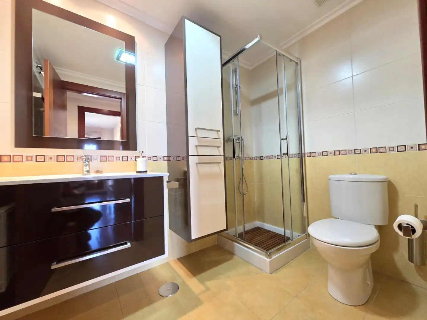 Baño de Piso de alquiler en Siero con Calefacción, Parquet y Trastero