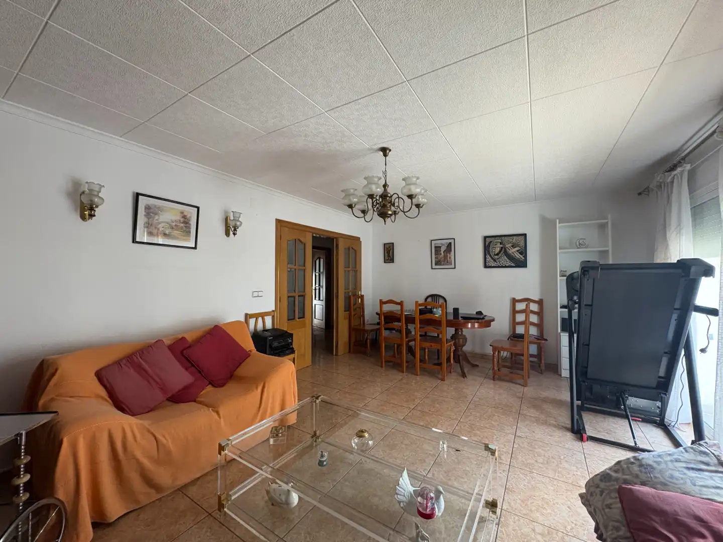 Wohnzimmer von Einfamilien-Reihenhaus zum Verkauf in Roses mit Klimaanlage, Heizung und Terrasse