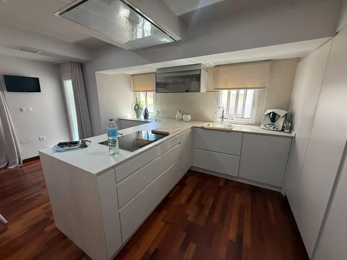 Küche von Wohnung zum Verkauf in Guardamar del Segura mit Klimaanlage, Heizung und Terrasse