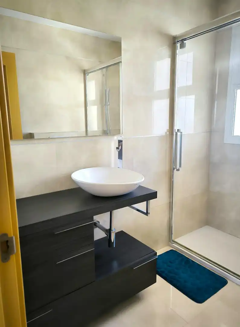 Baño de Ático en venta en Vélez-Málaga con Aire acondicionado, Calefacción y Jardín privado