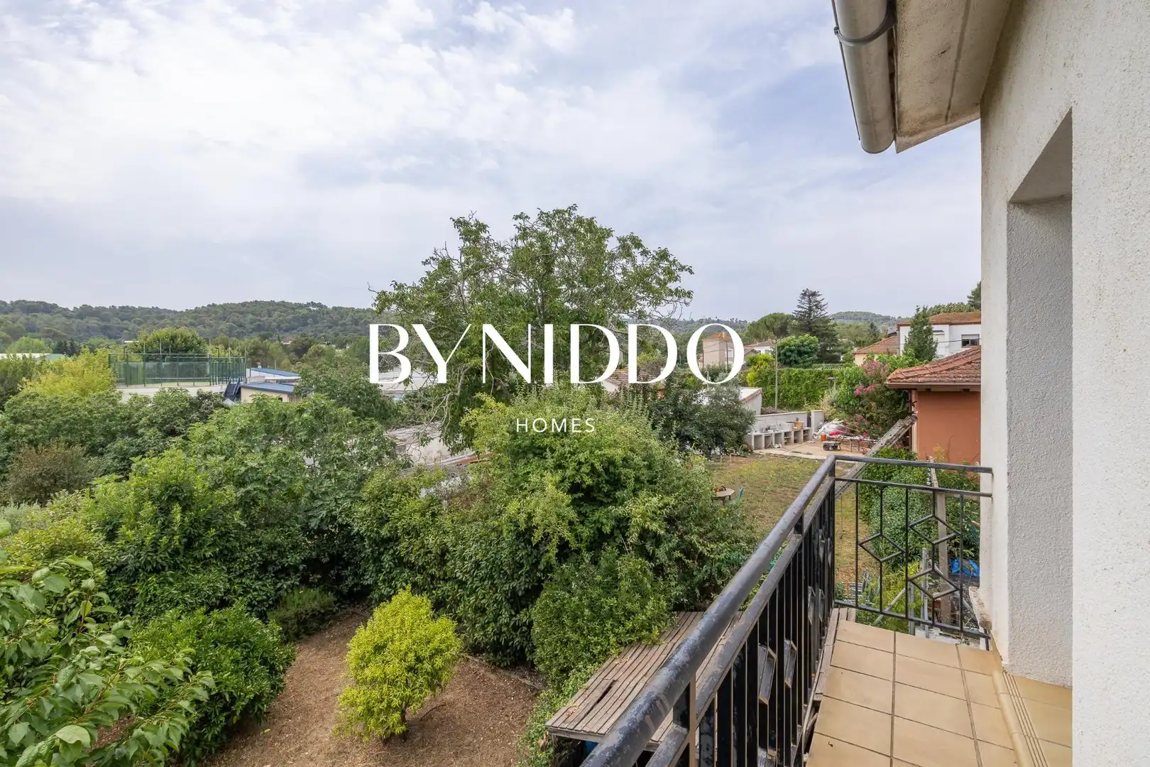 Jardí de Casa o xalet en venda en Sant Cugat del Vallès amb Jardí privat, Terrassa i Traster