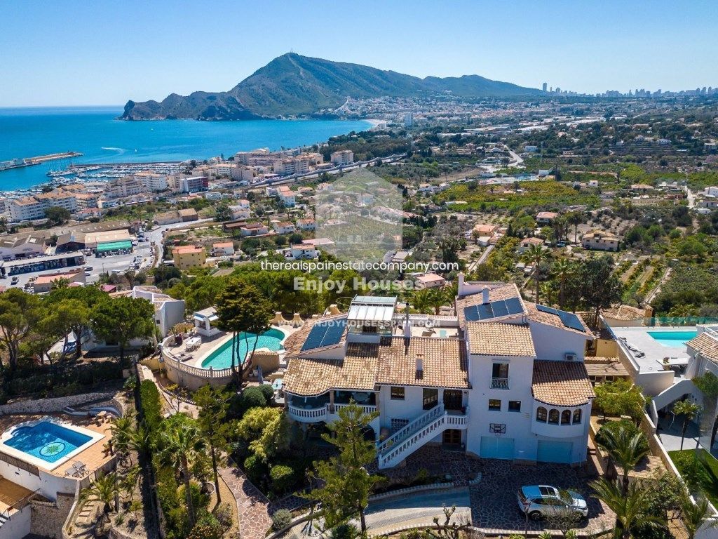 Vista exterior de Casa o xalet en venda en Altea amb Aire condicionat, Jardí privat i Terrassa