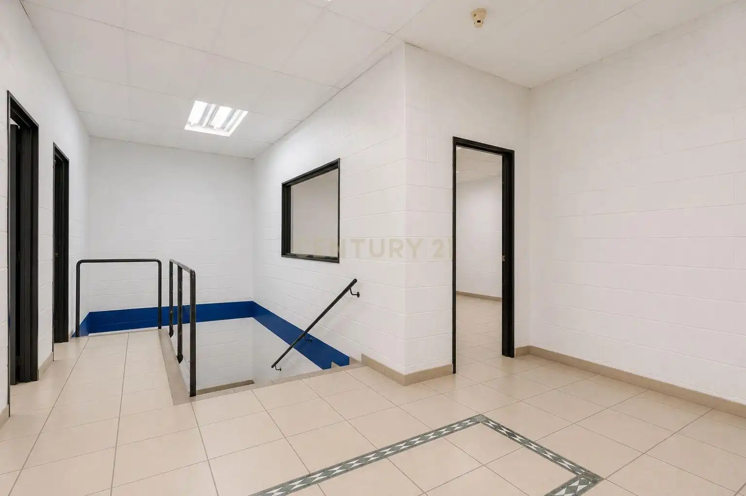 Fabrikhallen zum Verkauf in Donostia - San Sebastián 
