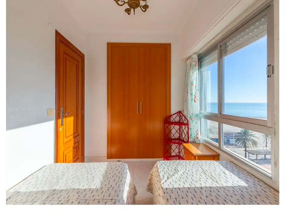 Dormitori de Apartament en venda en Gandia amb Terrassa i Moblat