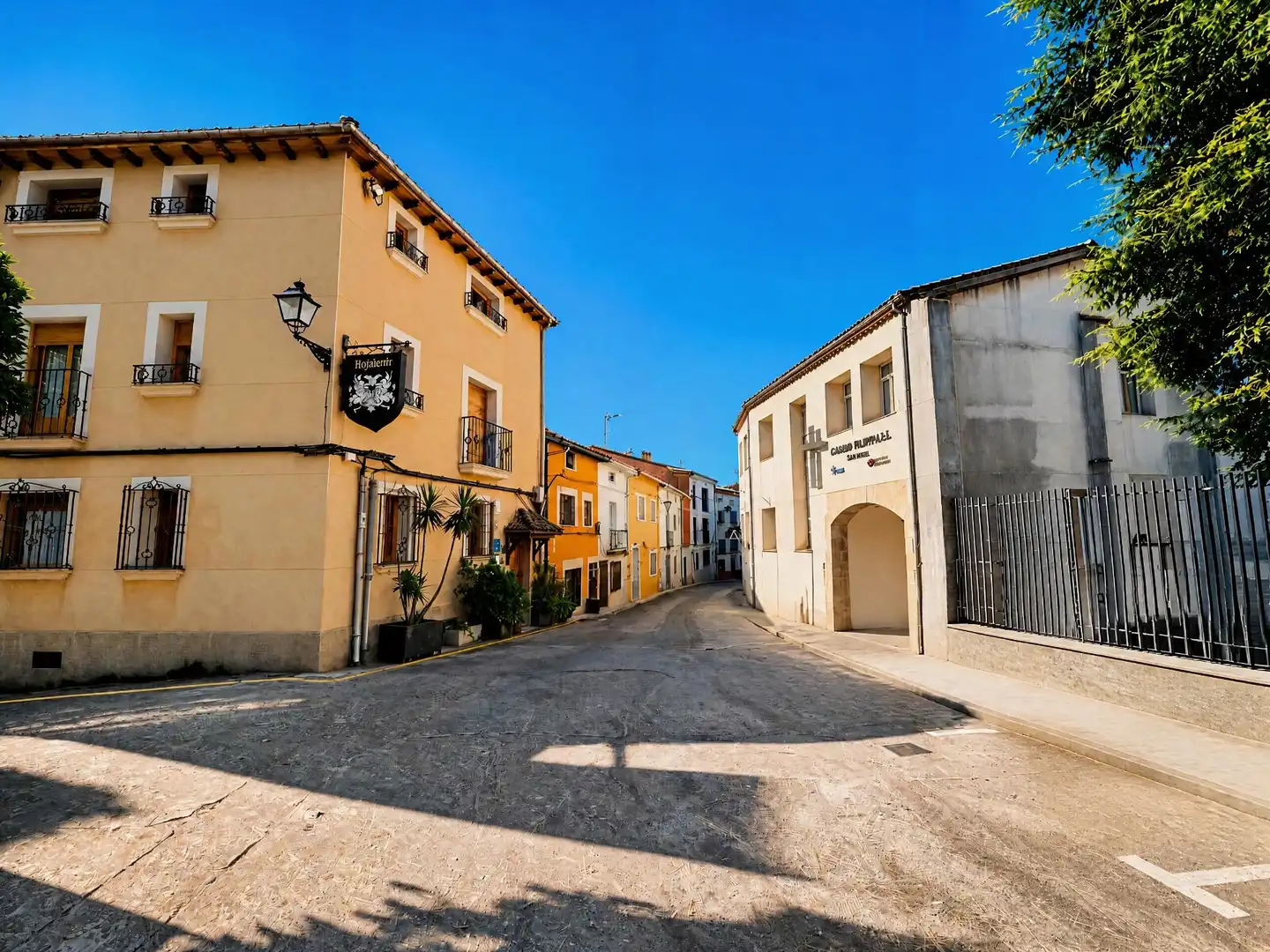 Vista exterior de Casa o xalet en venda en Jarandilla de la Vera amb Aire condicionat, Calefacció i Terrassa