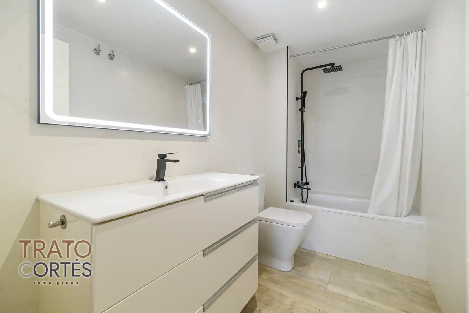 Flat with terrace for sale in Plaça Magdalena Trias, imagen 27