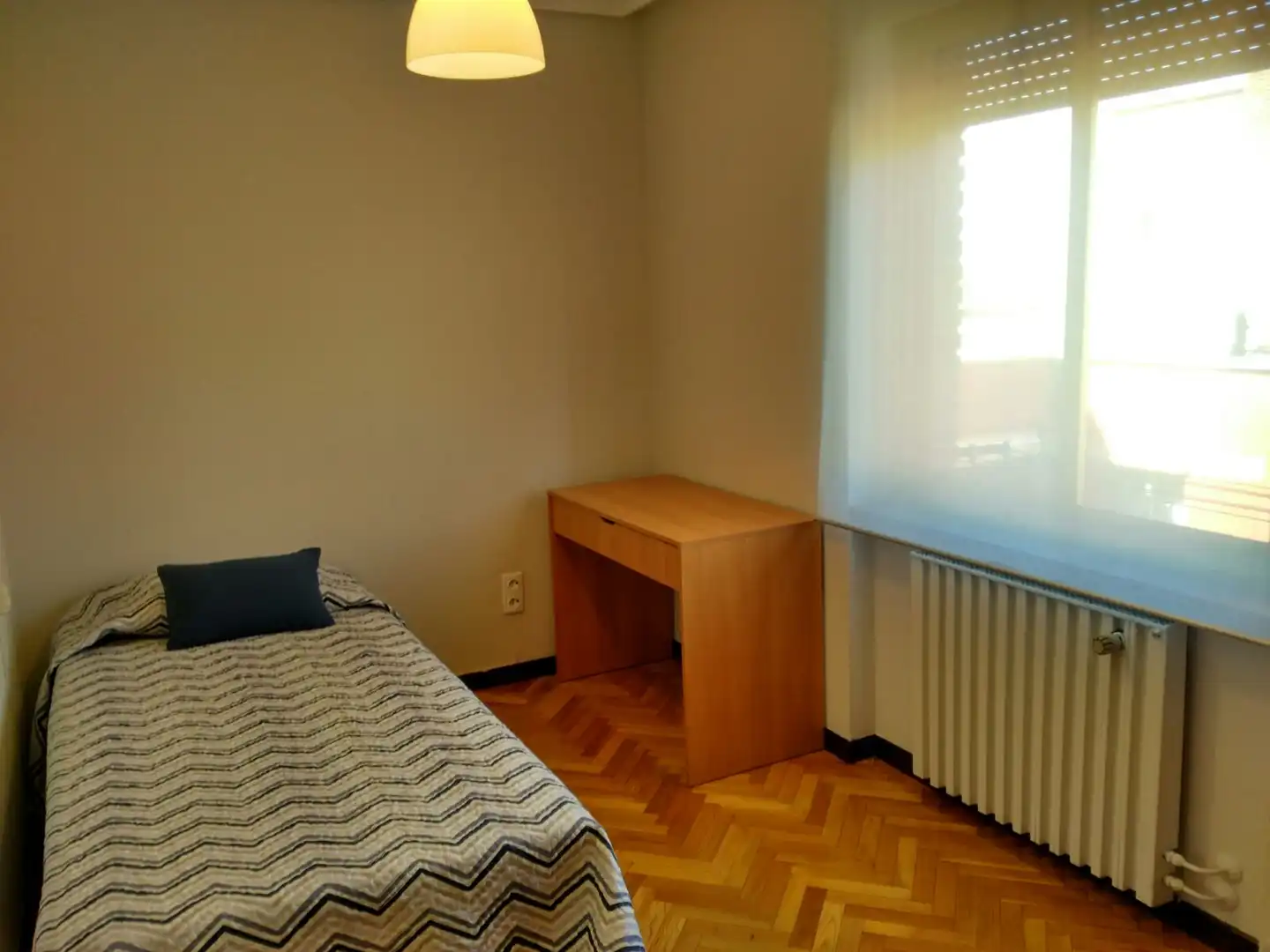 Habitación de Piso de alquiler en Zaragoza con Aire acondicionado, Calefacción y Parquet