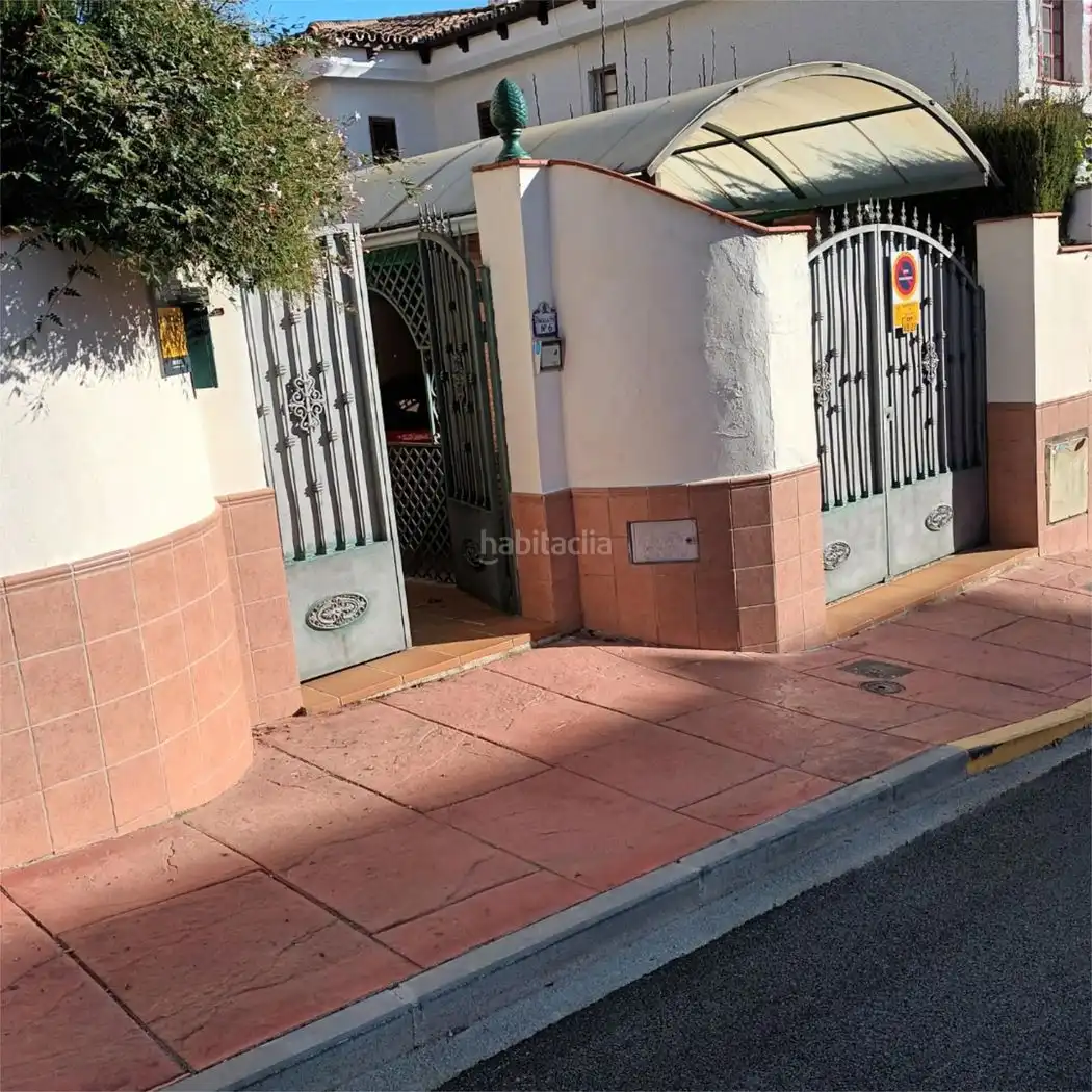 House with garden for sale in Calle Álamos 6, imagen 3
