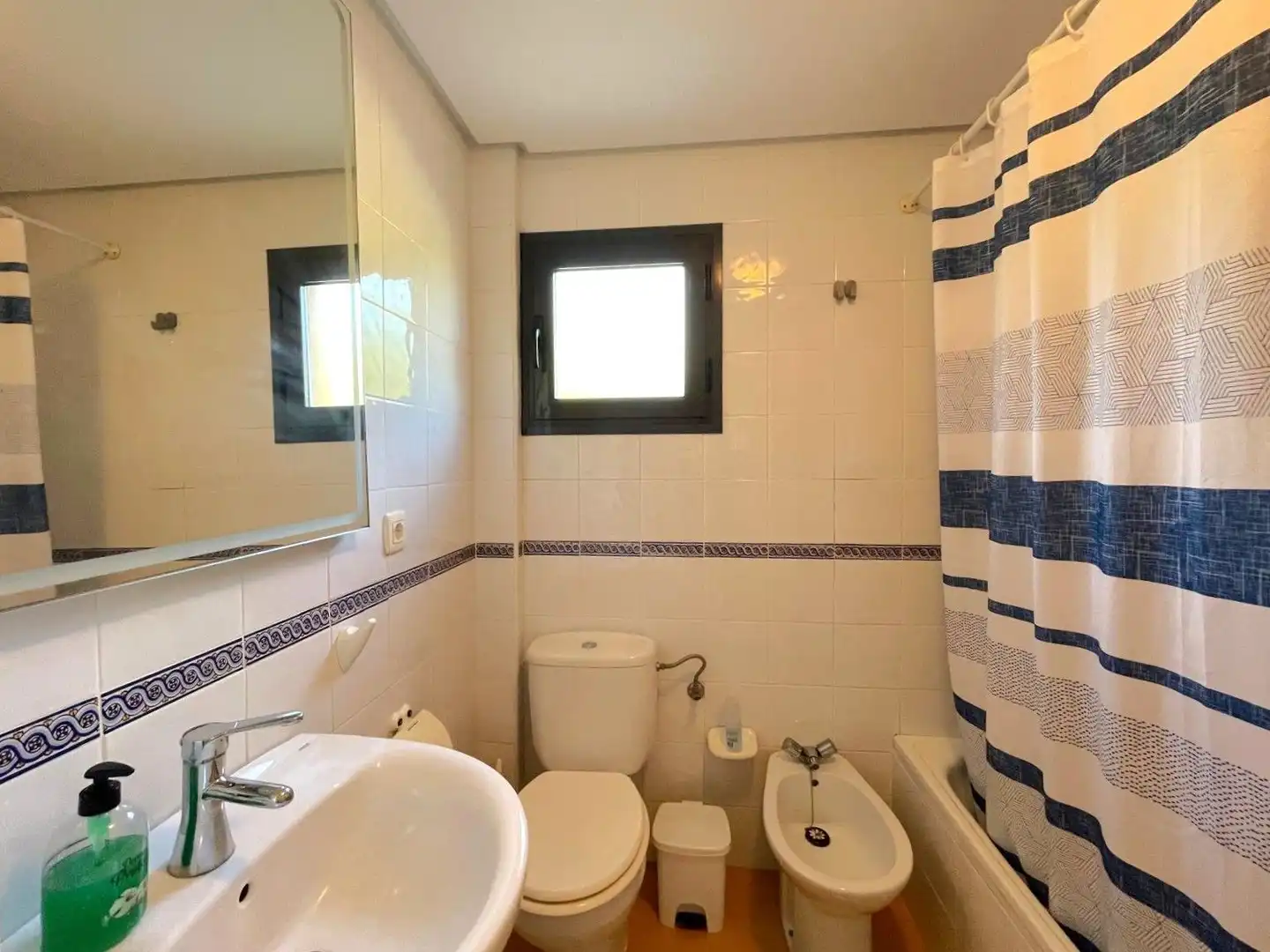 Bathroom of Apartments for rent in El Rompido, Huelva