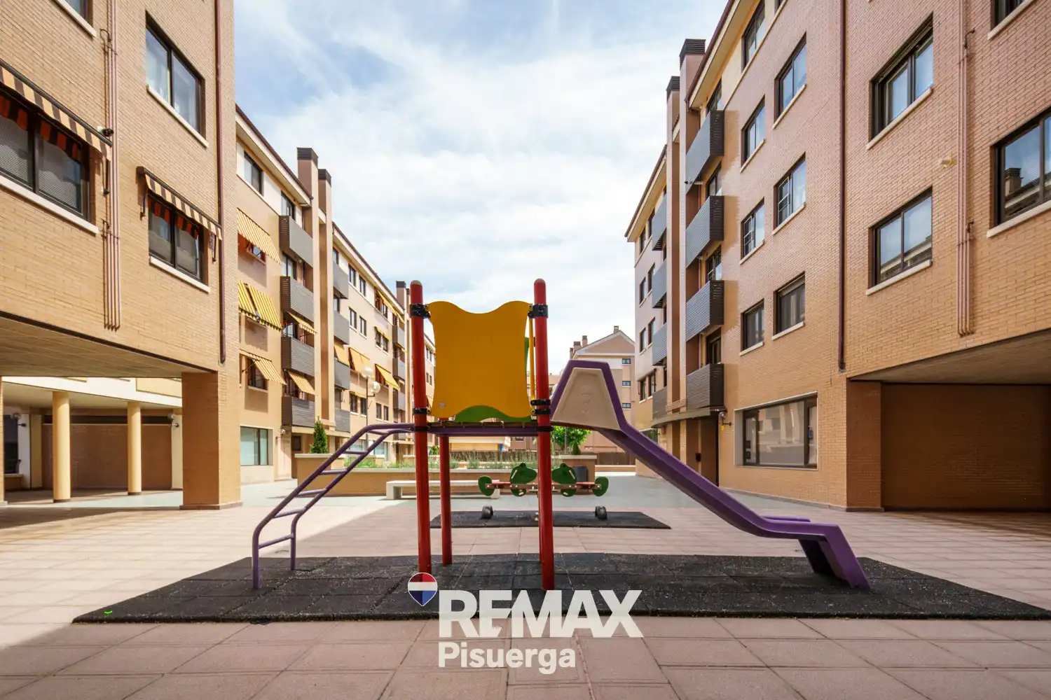 Vista exterior de Piso en venta en Valladolid con Aire acondicionado, Calefacción y Jardín privado