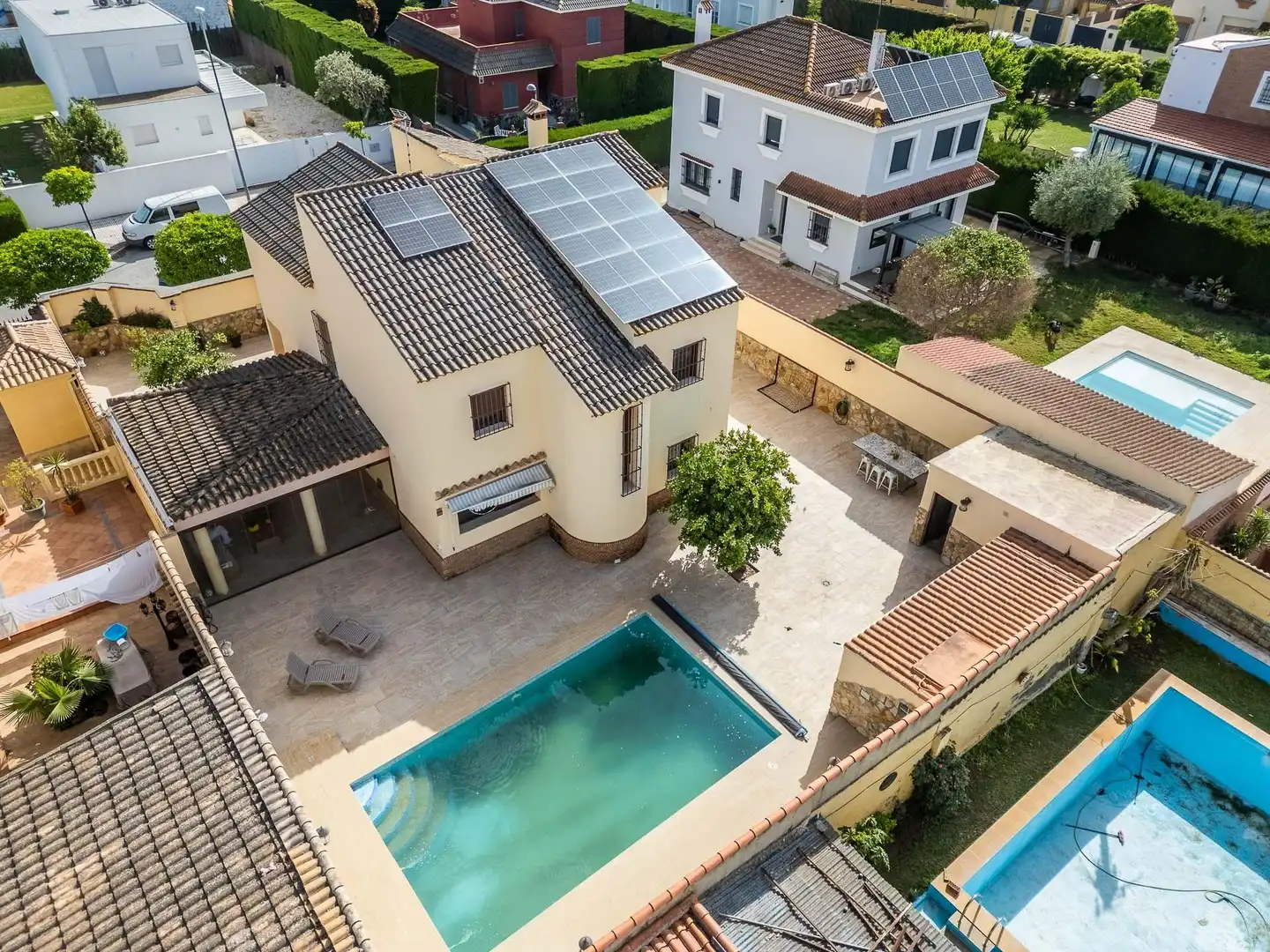 Vista exterior de Casa o chalet en venta en Montequinto con Aire acondicionado, Jardín privado y Terraza