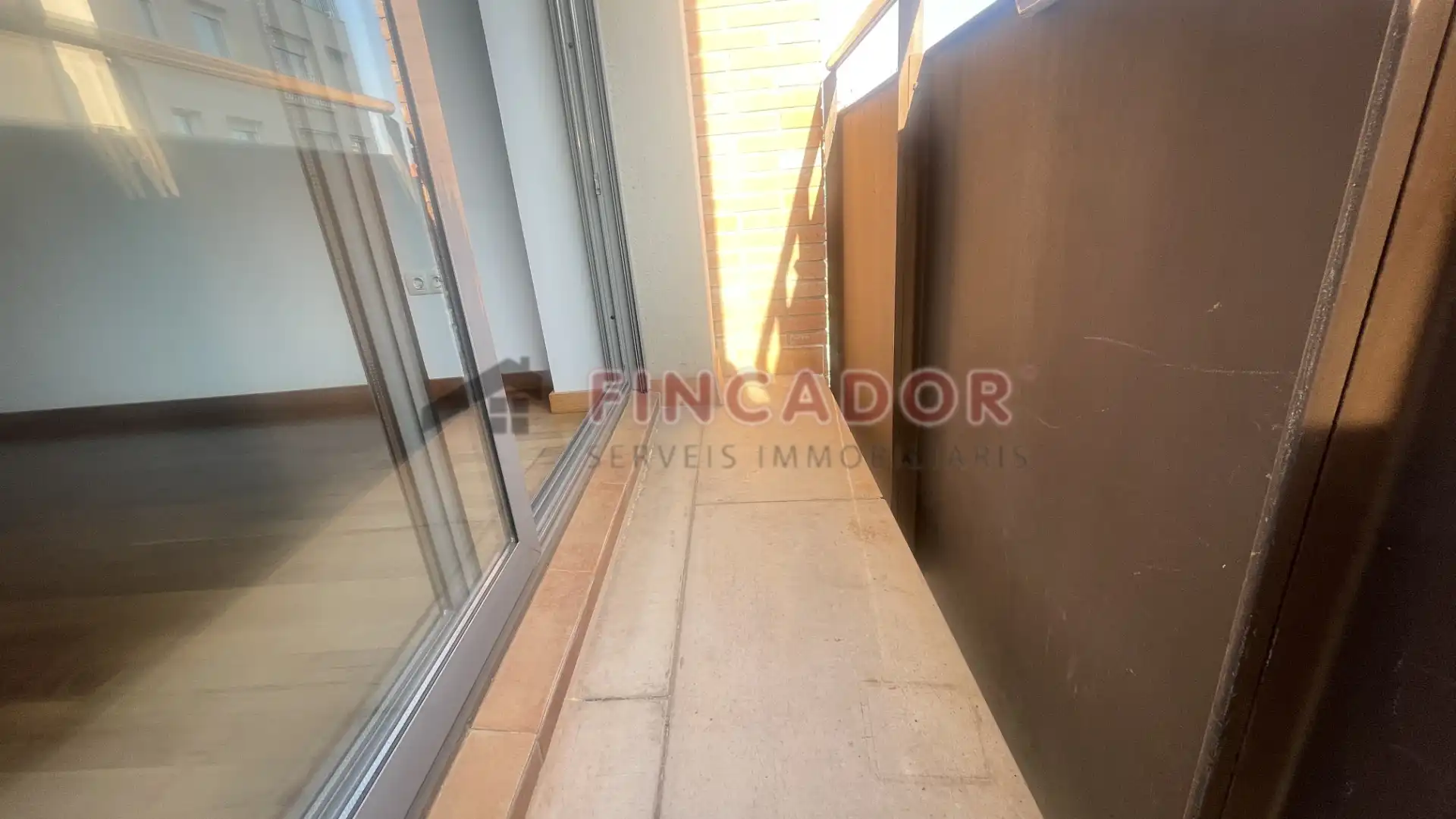 Appartamento con terrazza in vendita a Carrer del Doctor Ferran, imagen 4