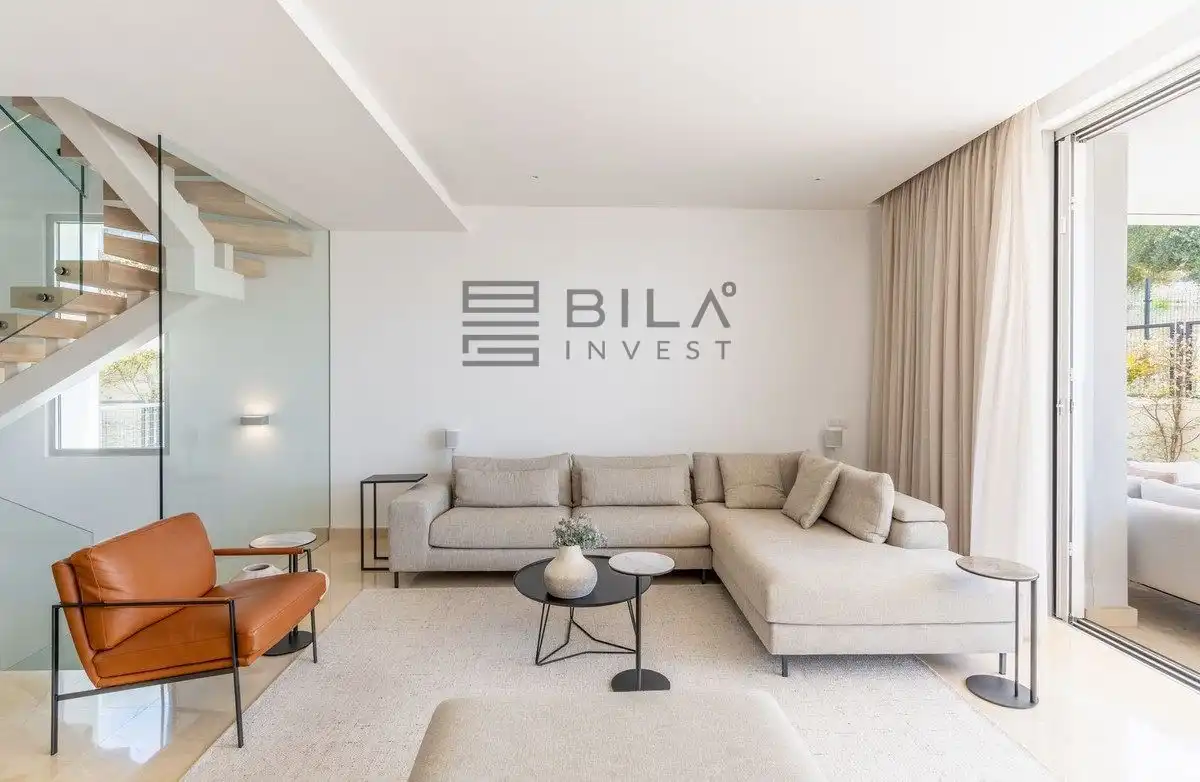 Casa adosada en venta en Las Encinas, Río Real