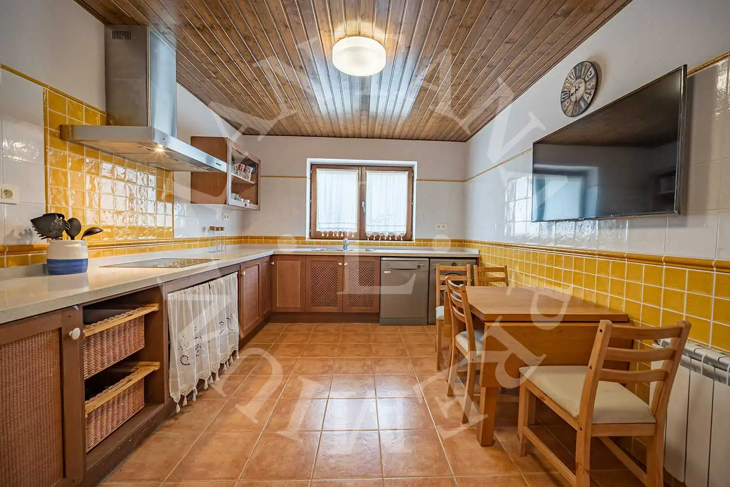 Cocina de Casa adosada en venta en Vielha e Mijaran con Calefacción, Jardín privado y Parquet