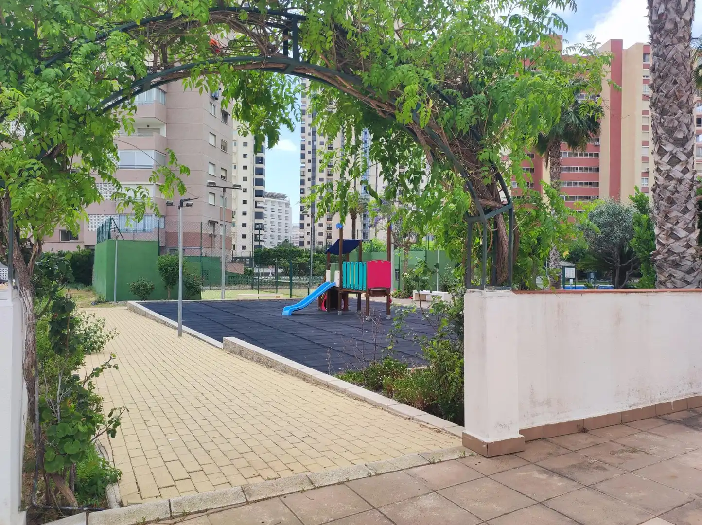 Terraza de Apartamento en venta en Benidorm con Aire acondicionado, Calefacción y Jardín privado
