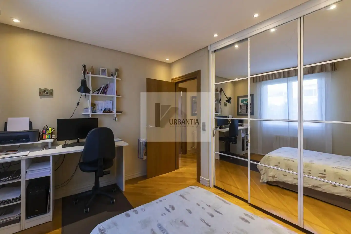 Habitación de Casa o chalet en venta en Cizur con Calefacción, Jardín privado y Parquet