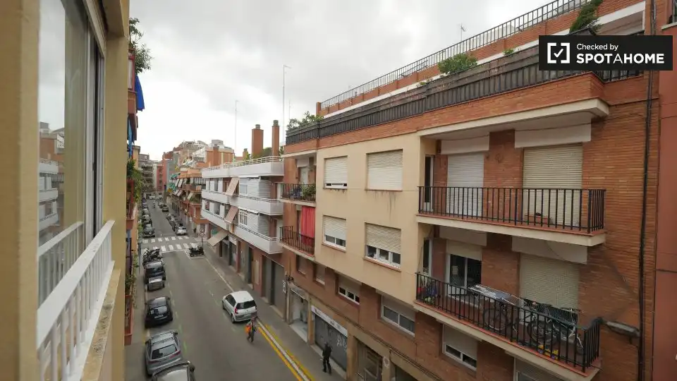 Außenansicht von Wohnungen zur untervermieten in Barcelona mit Klimaanlage, Heizung und Terrasse