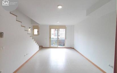 Living room of Single-family semi-detached for sale in Constantí  with Air Conditioner, Heating and Terrace