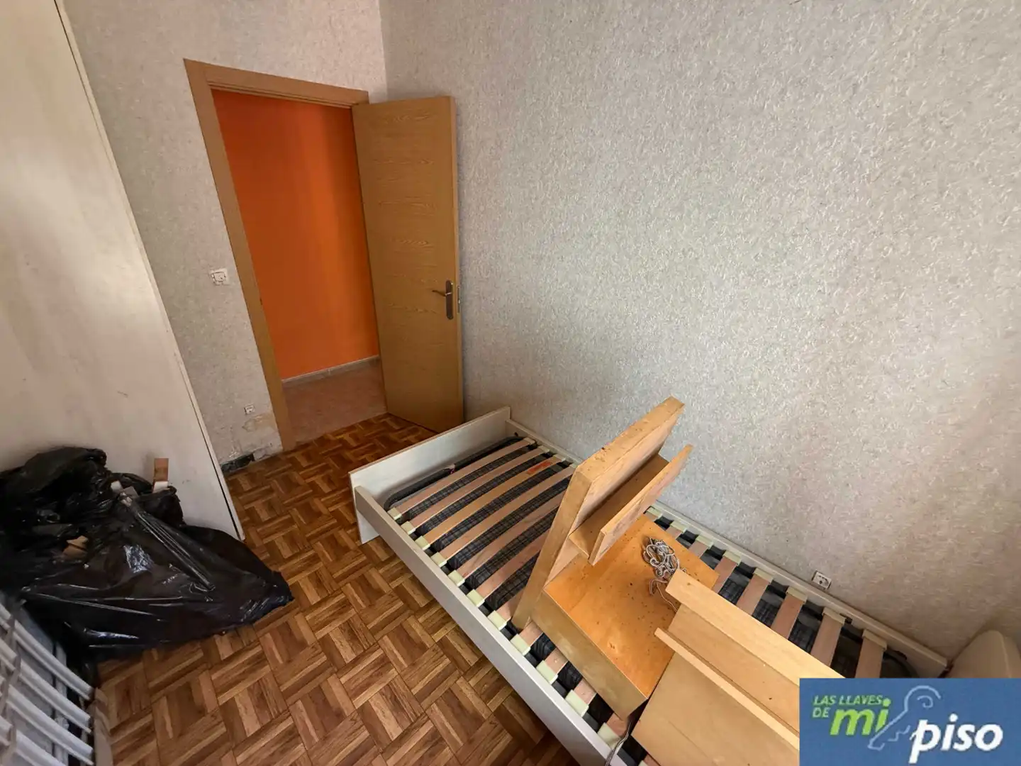 Dormitori de Pis en venda en Valladolid amb Calefacció, Parquet i Terrassa