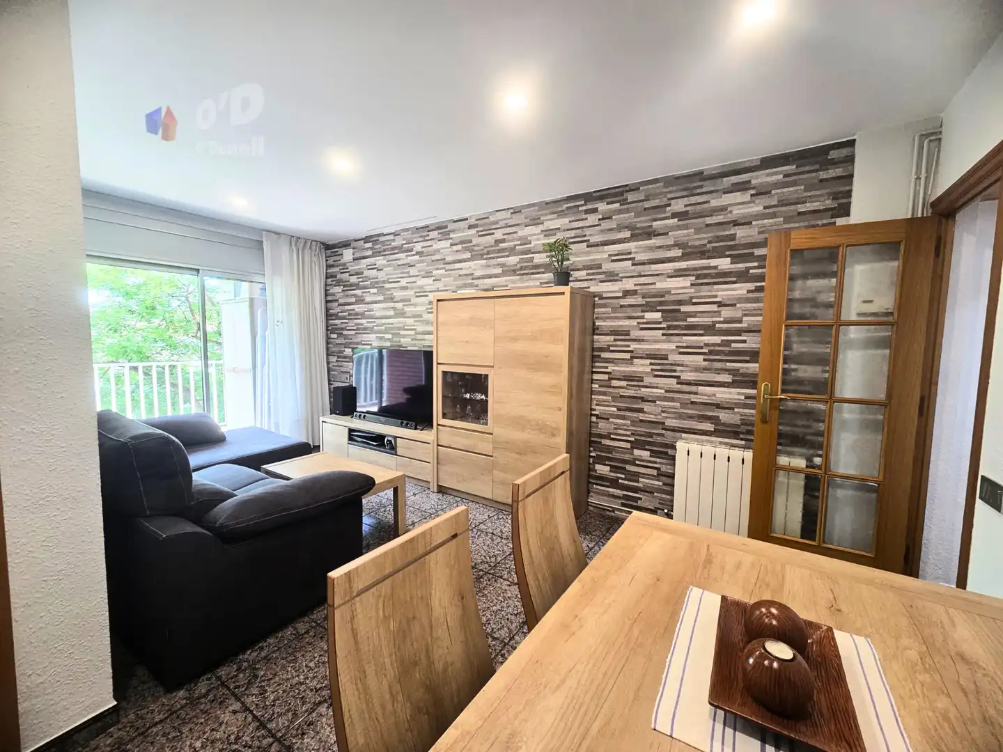 Living room of Flat for sale in Sant Boi de Llobregat  with Air Conditioner, Heating and Balcony