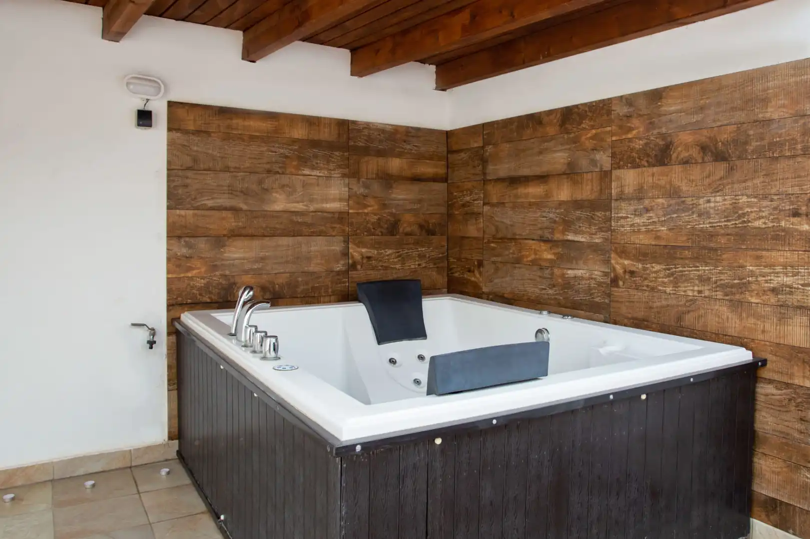 Bathroom of Apartments for rent in Chiclana de la Frontera  with Air Conditioner, Terrace and Swimming Pool