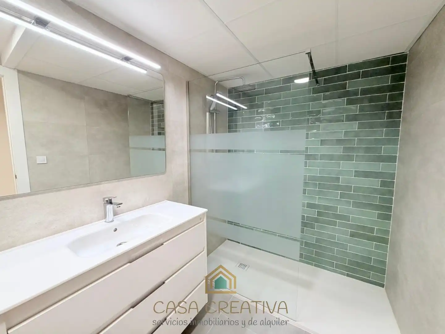 Baño de Piso de alquiler en Valencia con Aire acondicionado, Calefacción y Terraza