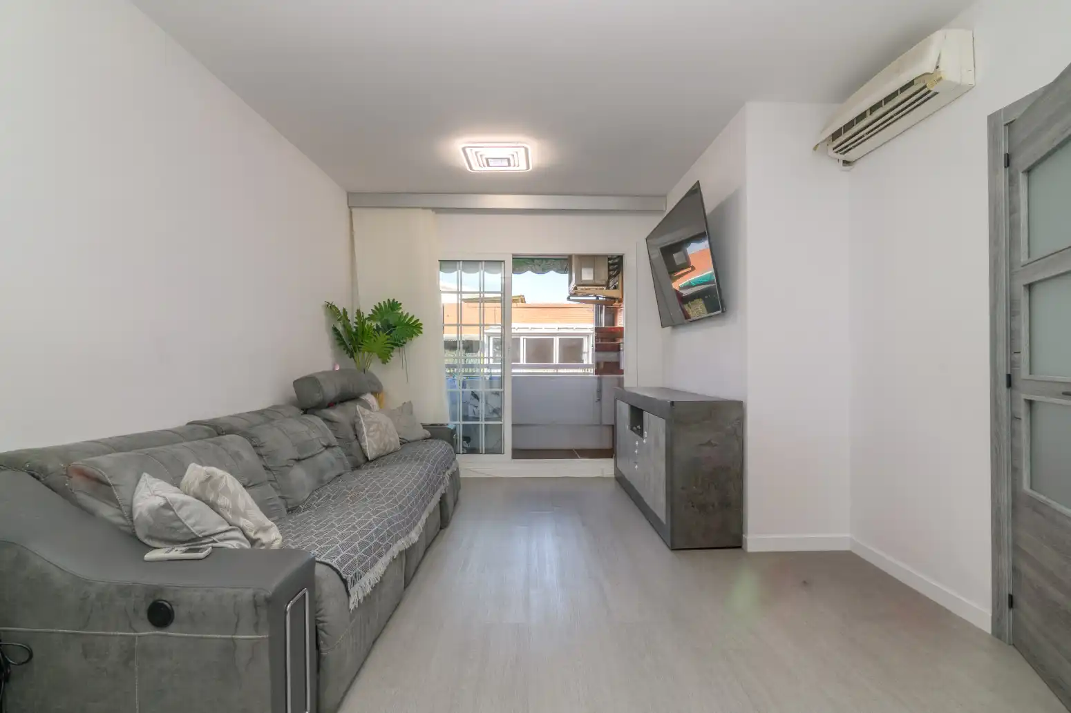 Sala d'estar de Pis en venda en Viladecans amb Aire condicionat, Calefacció i Parquet