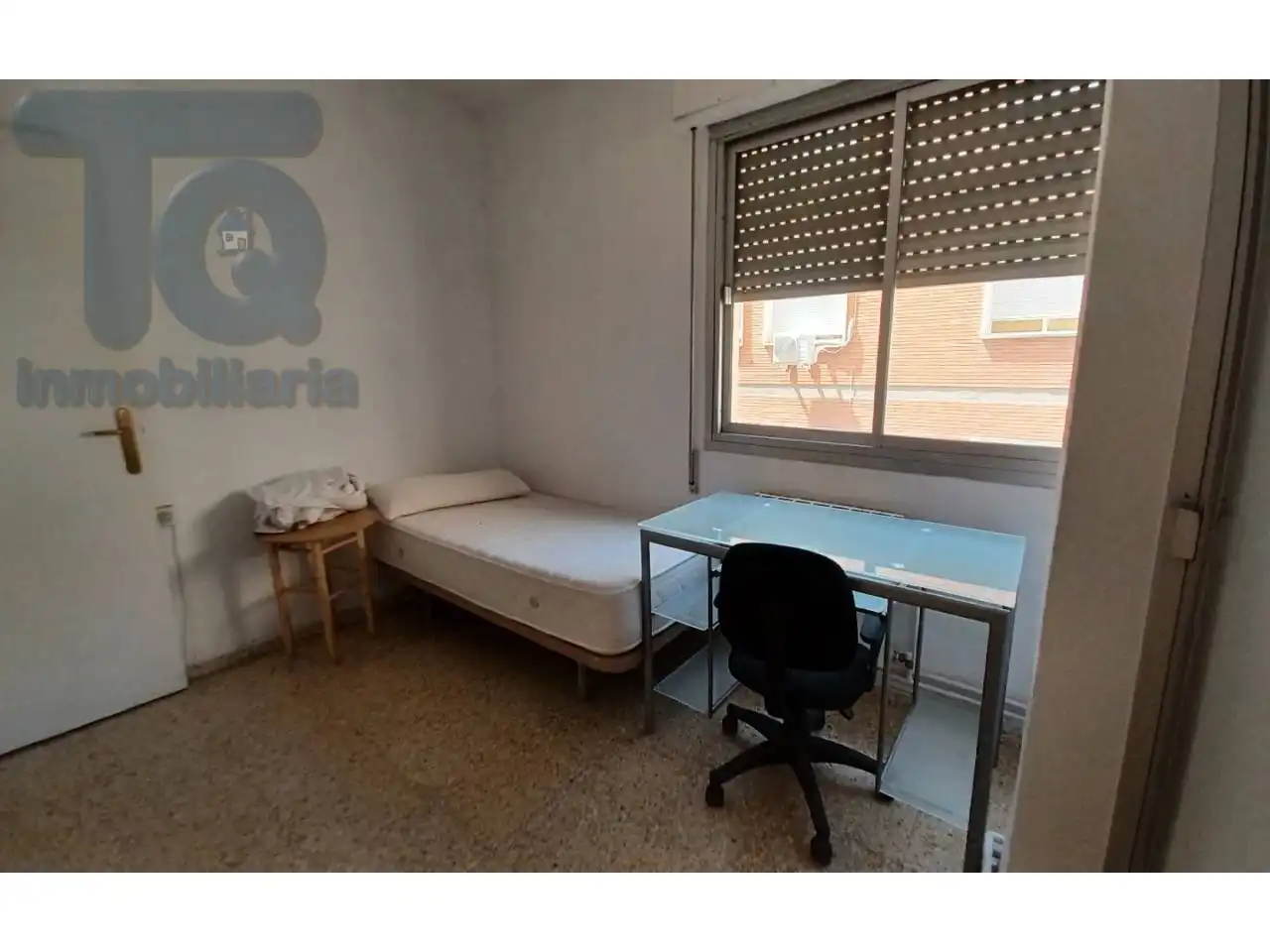 Bedroom of Flat for sale in Granada  with Air Conditioner, Heating and Balcony