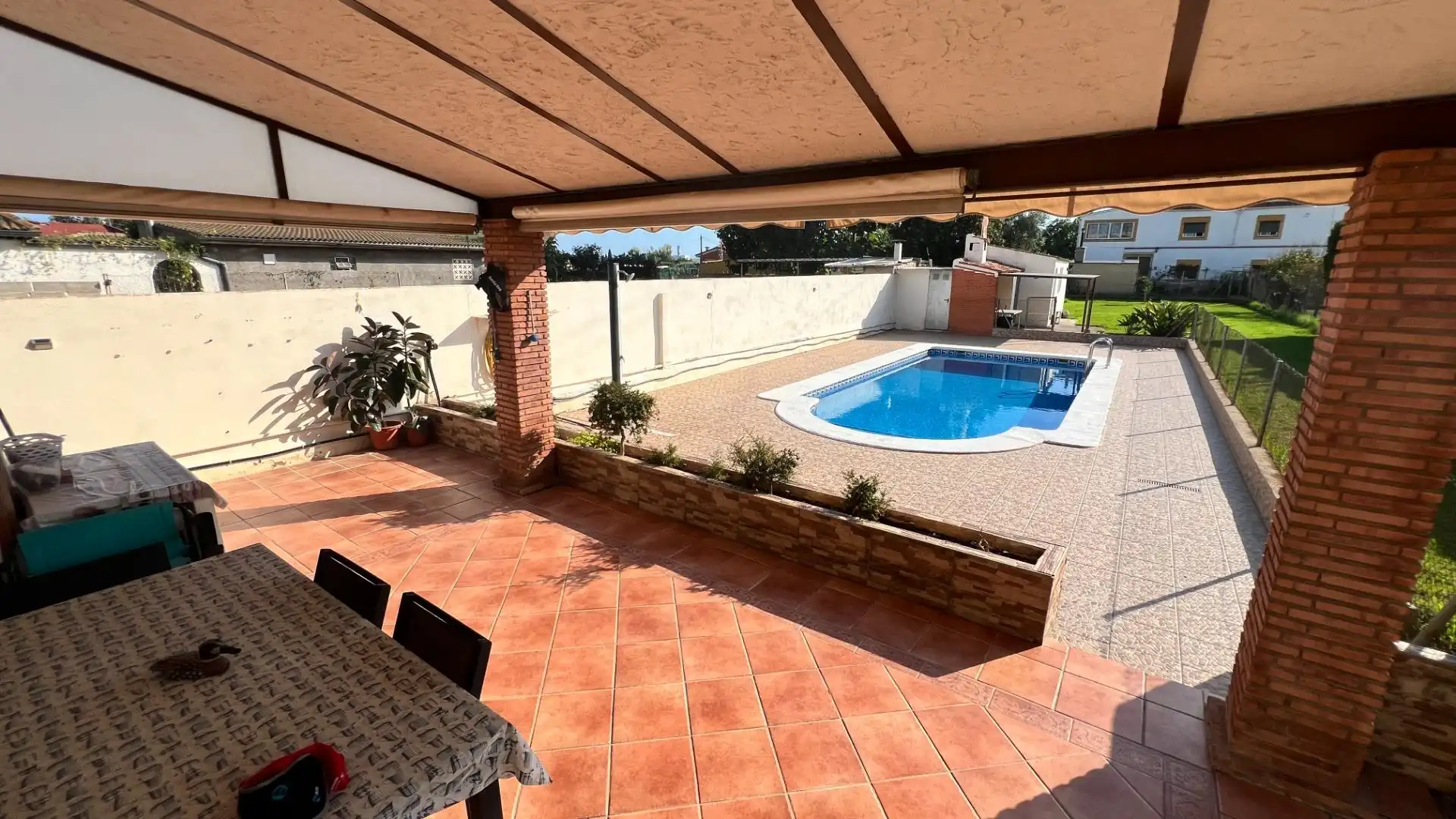 Piscina de Casa o xalet en venda en Castellón de la Plana / Castelló de la Plana amb Aire condicionat, Jardí privat i Terrassa