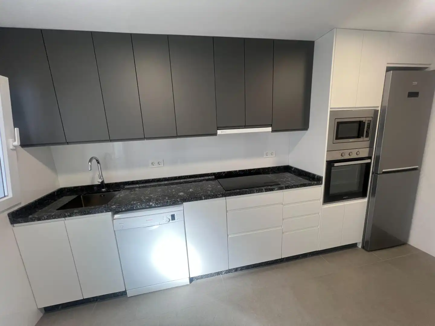 Kitchen of Flat for rent in León Capital   with Heating and Parquet flooring