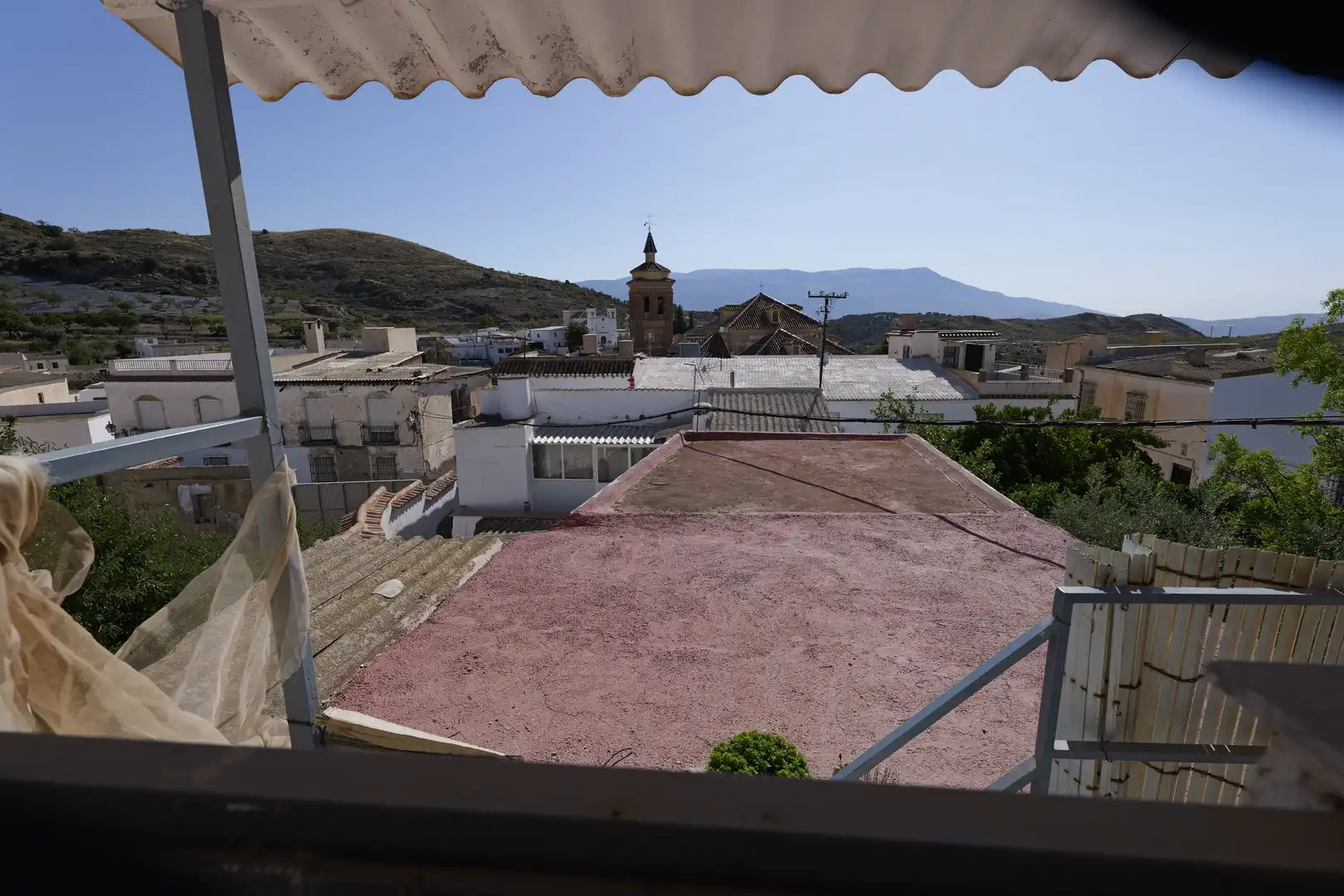 Vista exterior de Casa adosada en venta en Turón con Jardín privado, Terraza y Amueblado