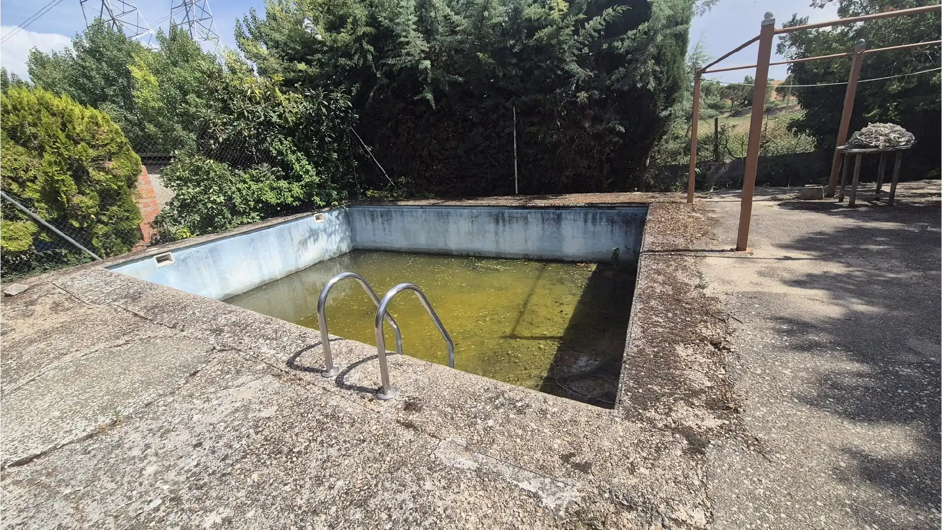 Swimming pool of Houses for sale in Villamuriel de Cerrato  with Heating, Private garden and Swimming Pool