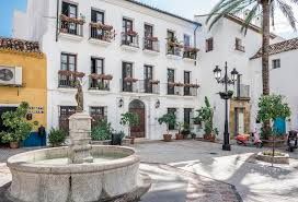Vista exterior de Edifici en venda en Marbella