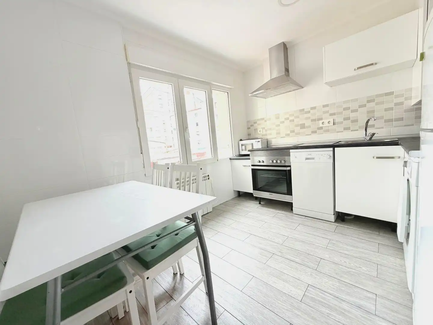 Cocina de Piso en venta en Gijón  con Calefacción y Amueblado
